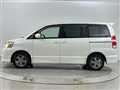2005 Toyota Noah