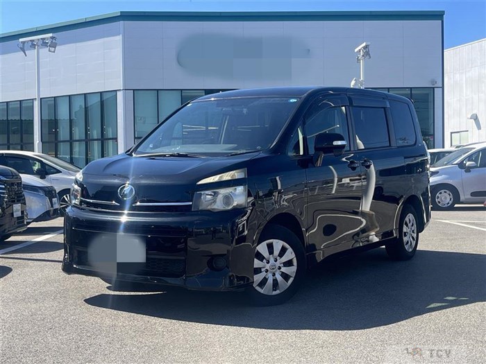 2013 Toyota Voxy