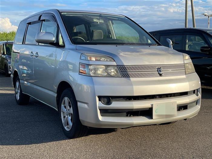 2006 Toyota Voxy