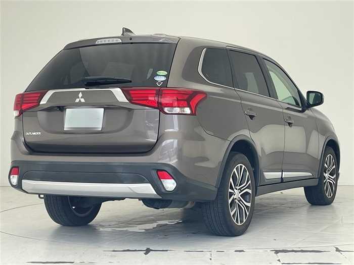 Mitsubishi Outlander 2019 photo 2