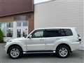 2015 Mitsubishi Pajero