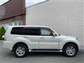 2015 Mitsubishi Pajero