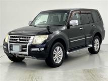 2015 Mitsubishi Pajero