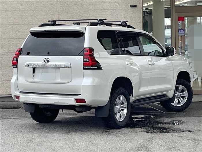 Toyota Land Cruiser Prado 2022 photo 3