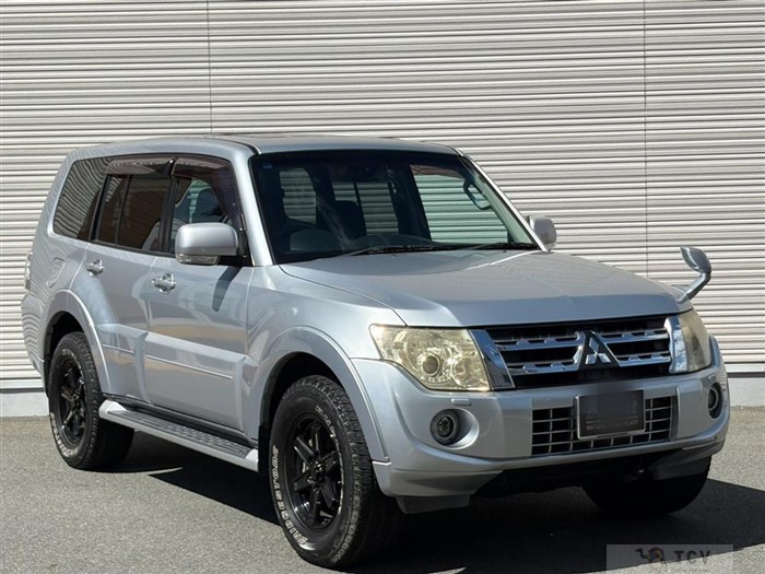 2011 Mitsubishi Pajero