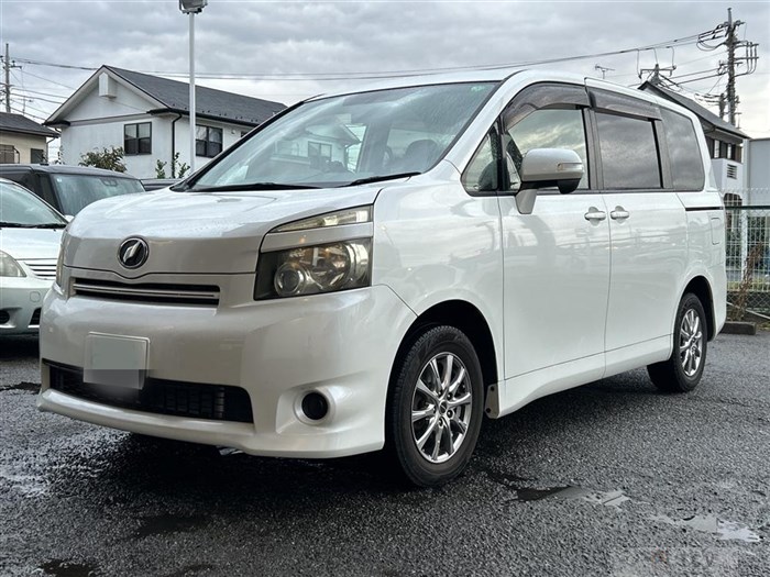 2007 Toyota Voxy