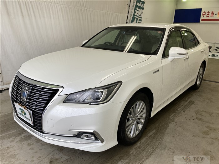 2017 Toyota Crown Hybrid