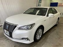2017 Toyota Crown Hybrid
