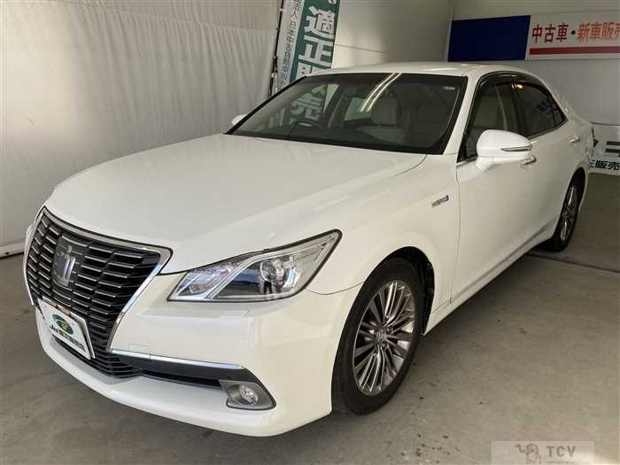 2013 Toyota Crown Hybrid