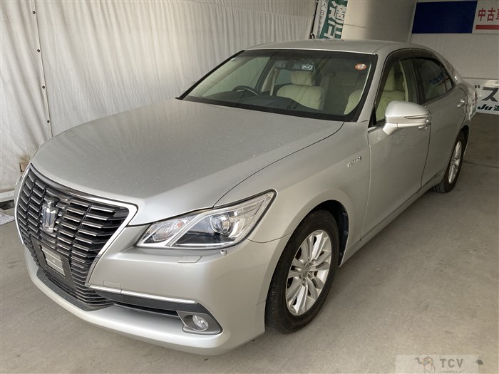 2013 Toyota Crown Hybrid