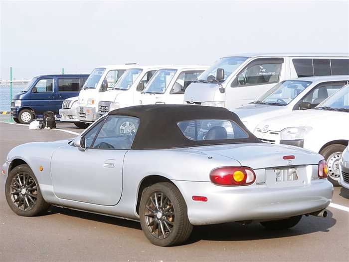 Mazda Roadster thumbnail 8