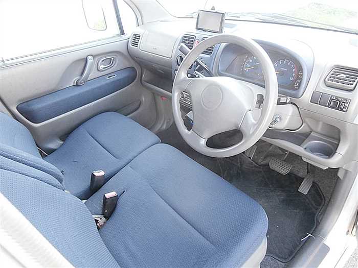 Suzuki Wagon R thumbnail 8