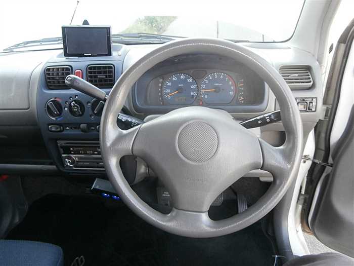 Suzuki Wagon R thumbnail 9