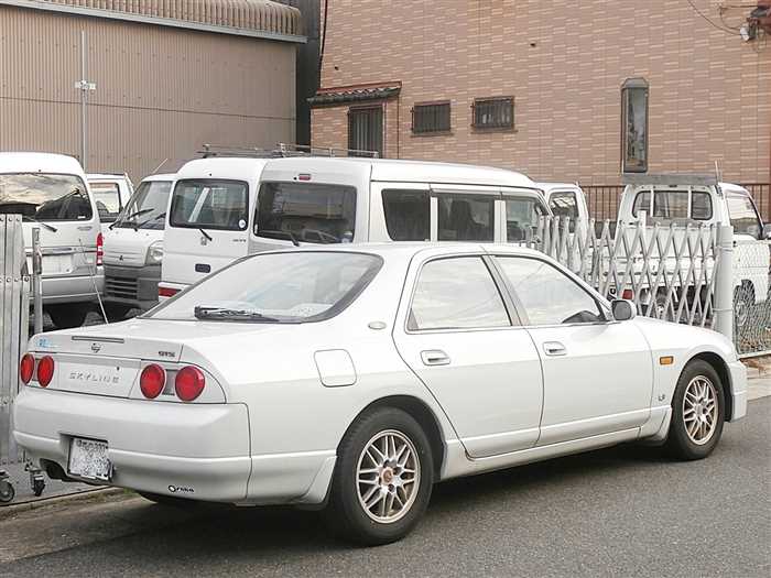 Nissan Skyline thumbnail 7