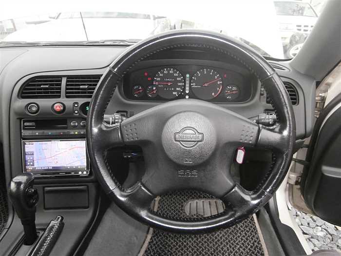 Nissan Skyline thumbnail 11