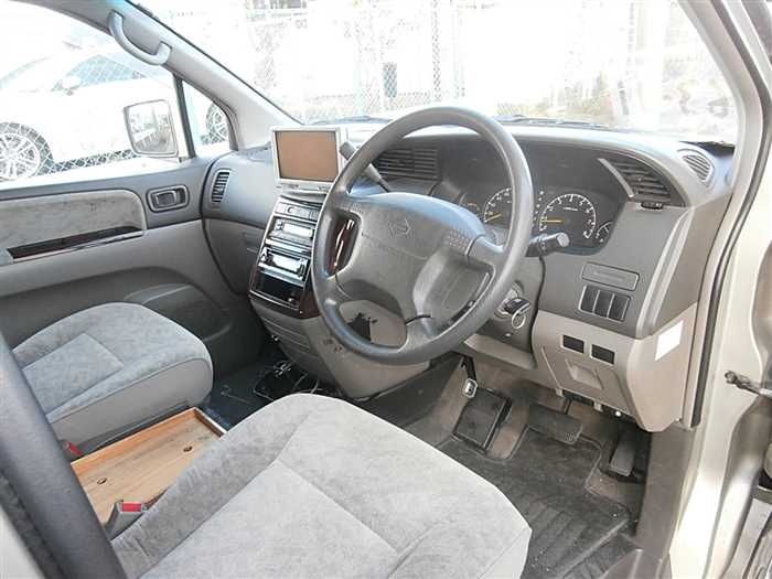 Nissan Elgrand thumbnail 8