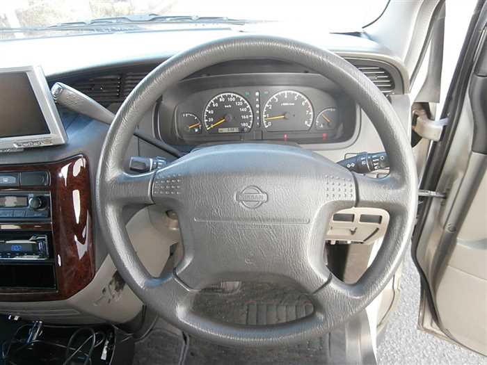 Nissan Elgrand thumbnail 9