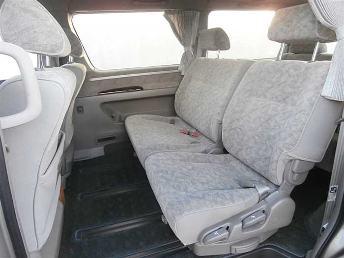 Nissan Elgrand thumbnail 16