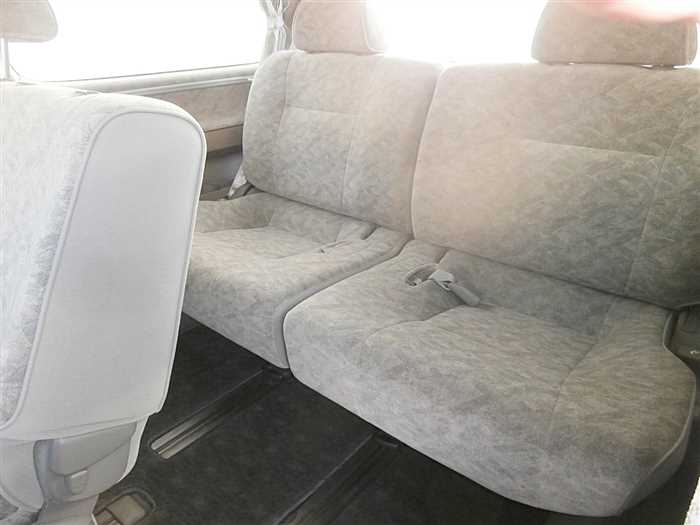 Nissan Elgrand thumbnail 17