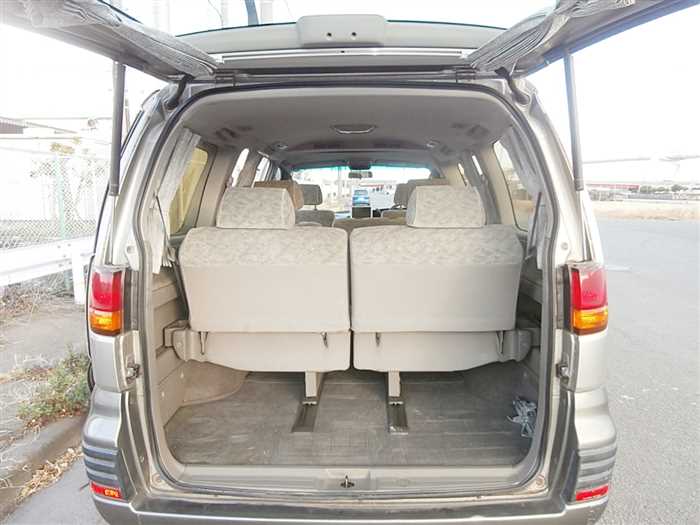 Nissan Elgrand thumbnail 18