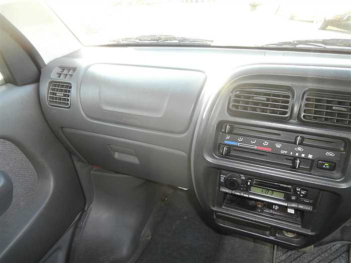 Suzuki Every Wagon thumbnail 10
