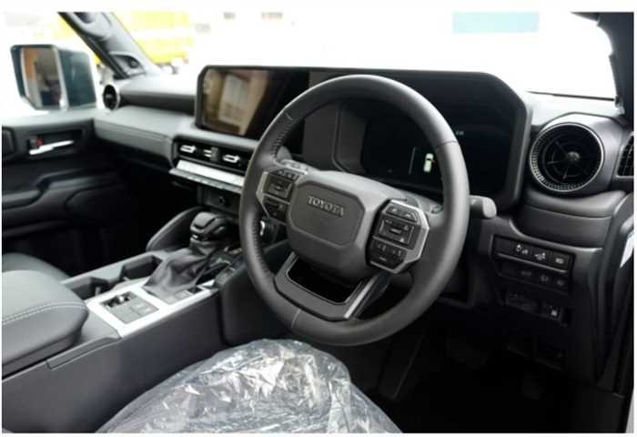 Toyota Land Cruiser VX 4WD 7 SEATS DIESEL FUUL OPTION 2025 — миниатюра 2