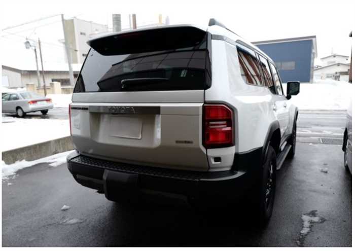 Toyota Land Cruiser VX 4WD 7 SEATS DIESEL FUUL OPTION 2025 — миниатюра 3