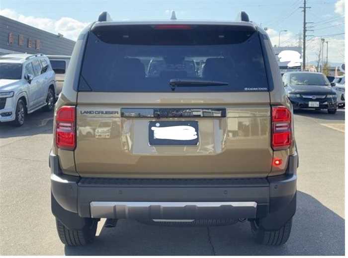 Toyota Land Cruiser 250 ZX 4WD 7 SEATS DIESEL FULL OPTION 2025 — миниатюра 9