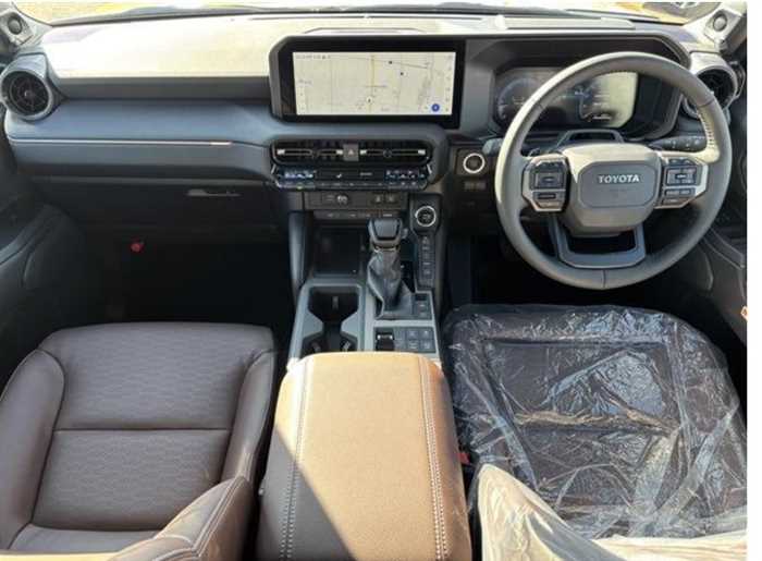 Toyota Land Cruiser 250 ZX 4WD 7 SEATS DIESEL FULL OPTION 2025 — миниатюра 10