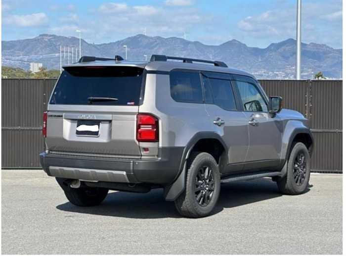 Toyota Land Cruiser VX 4WD 7 LEATHER SEATS SUNROOF 2025 — миниатюра 3