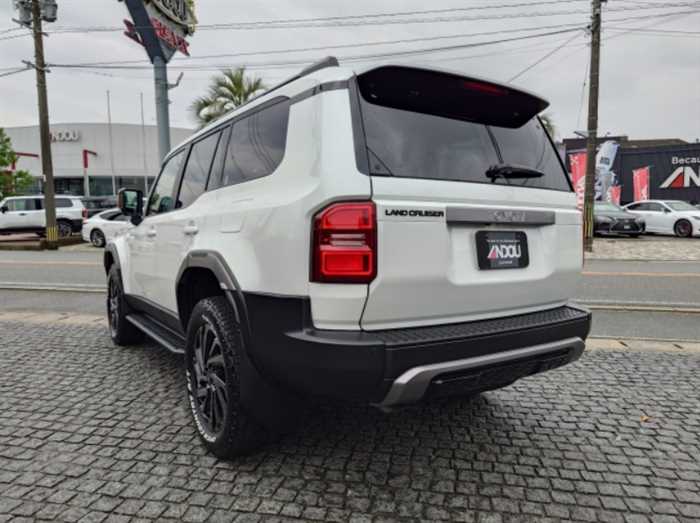 Toyota Land Cruiser Prado 250 VX MODELISTA DIESEL 7-SEATS 2024 — миниатюра 2