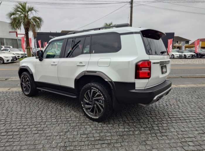 Toyota Land Cruiser Prado 250 VX MODELISTA DIESEL 7-SEATS 2024 — миниатюра 4