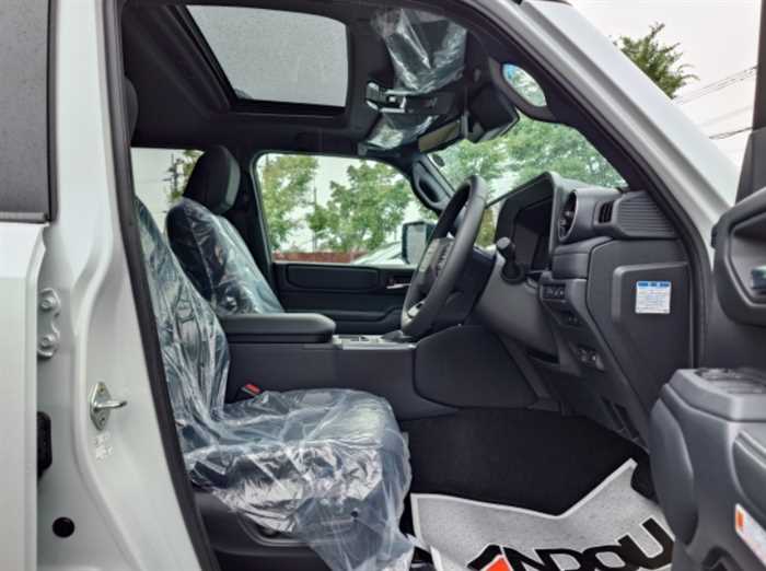 Toyota Land Cruiser Prado 250 VX MODELISTA DIESEL 7-SEATS 2024 — миниатюра 8