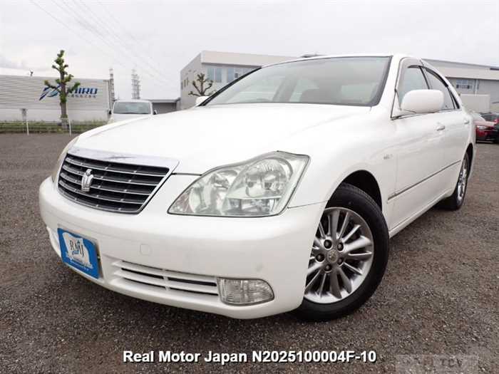 2005 Toyota Crown Sedan