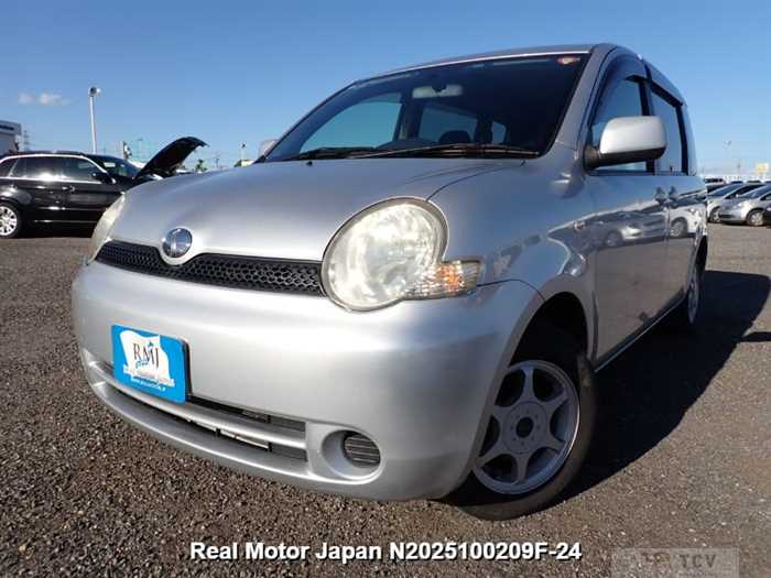 2004 Toyota Sienta