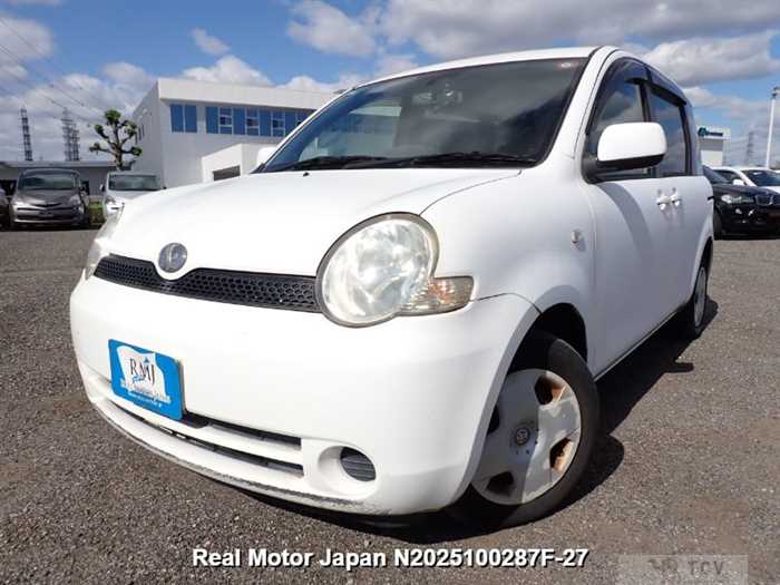 2004 Toyota Sienta