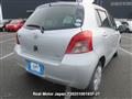 2005 Toyota Vitz