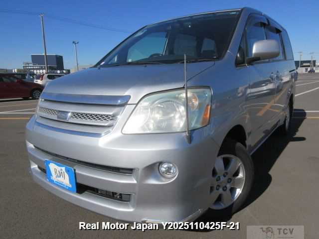 2005 Toyota Noah