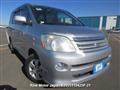 2005 Toyota Noah
