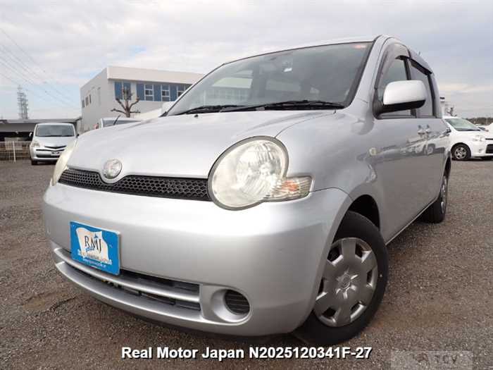2005 Toyota Sienta