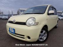 2005 Toyota Sienta