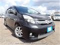 2012 Toyota Isis