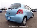 2005 Toyota Vitz