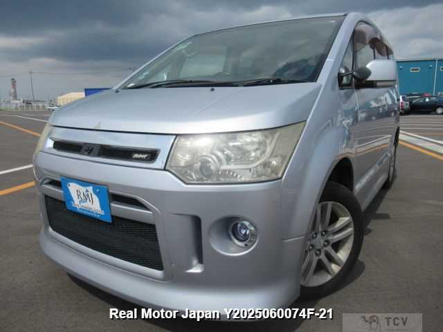 2008 Mitsubishi Delica D5