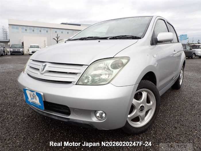 2004 Toyota IST