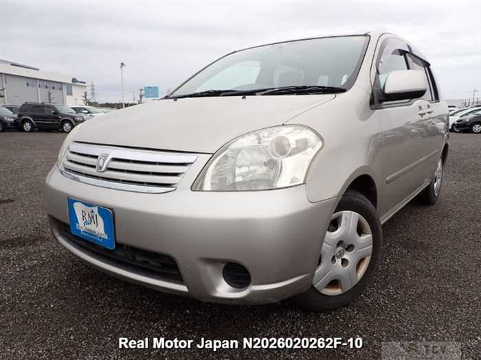 2003 Toyota Raum