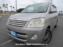 2004 Toyota Noah