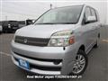 2005 Toyota Voxy