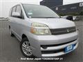 2005 Toyota Voxy