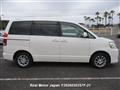 2007 Toyota Noah